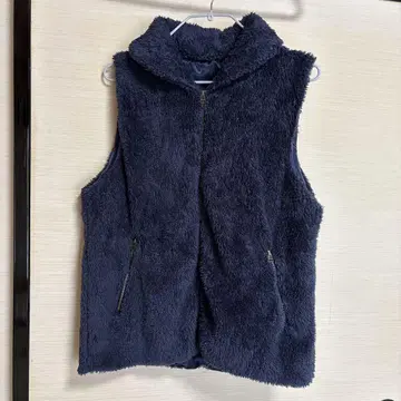 네이비 카라 부착 플리스 베스트 무대 해골성의 7인 콜라보 상품