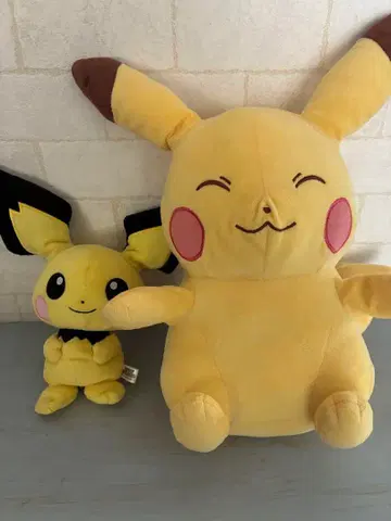 피카츄와 피츄 봉제 인형 세트 포켓몬 캐릭터