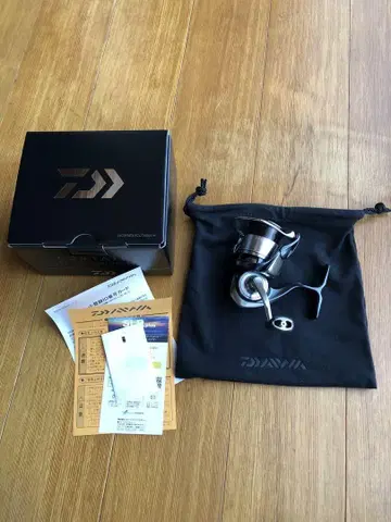 [미사용] DAIWA 다이와 24 셀테이트 FC LT2000S-H 낚시릴