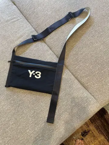 Y-3 블랙 숄더백