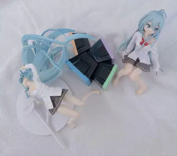 전파녀와 청춘남 토와 에리오 피규어 세트