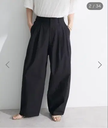 새상품급 ELENCARE DUE 코쿤 턱 팬츠