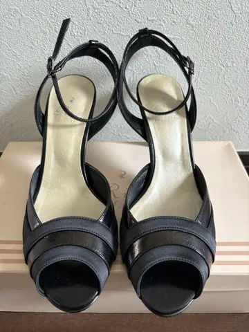 Riz raffinee 오픈토 샌들 블랙 23.5cm