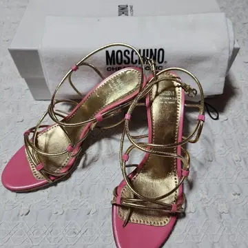새상품급 정가 47250엔 MOSCHINO 핑크 골드 샌들