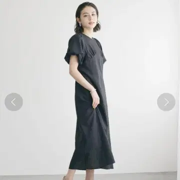 EMMEL REFINES 에멜 리파인즈 퍼프 슬리브 원피스