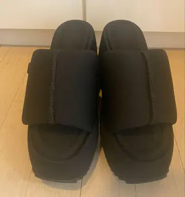 yello 통굽 플랫폼 샌들