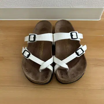 버켄스탁 35 에나멜 화이트