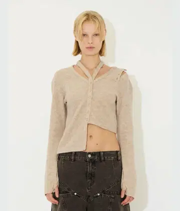 VIAVANDA BUTTON HALTER NECK KNIT TOP