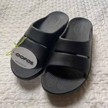 Oofos 블랙 비치 샌들 6-7 24cm
