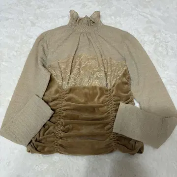 그레이스 하이넥 레이어드 상의 레이스 벨로아 S 사이즈