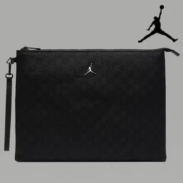 새상품 JORDAN 조던 모노그램 클러치 백 파우치 블랙