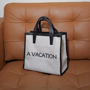 A VACATION 토트백 화이트/블랙