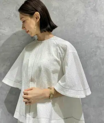 유나이티드 애로우즈 스티치 플레어 슬리브 블라우스