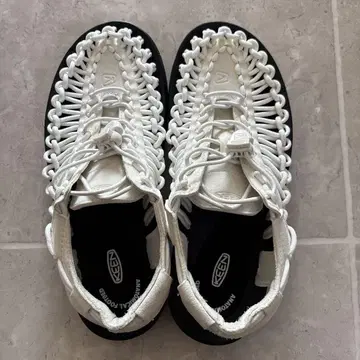 KEEN UNEEK 킨 유니크 샌들 24.5cm