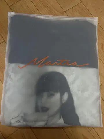 Mantra Oversized T-shirt (Black) jennie