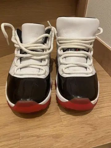 Air Jordan 11 low Gym red