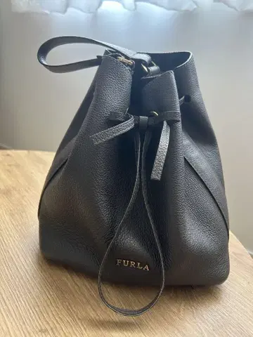 [새상품급] FURLA 다크 그레이 버킷 백