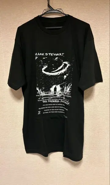 마크 스튜어트 FATEFUL SYMMETRY T-Shirts 1