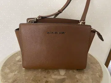 MICHAEL KORS 브라운 미니 숄더백