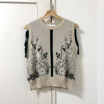 MURRAL Garden flower knit vest