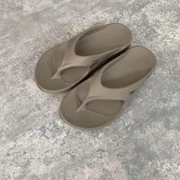 OOFOS 샌들 베이지 8
