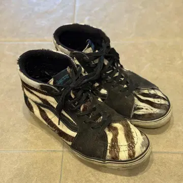 Vans 제브라 패턴 송치 스니커즈