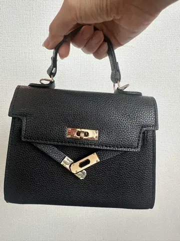 블랙 가죽 미니 핸드백
