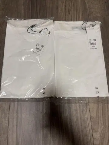 [새상품] +J 유니클로 수피마 코튼 릴랙스 핏 크루넥 티셔츠 2장