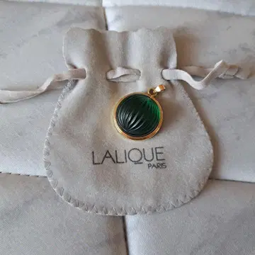 LALIQUE 그린 펜던트