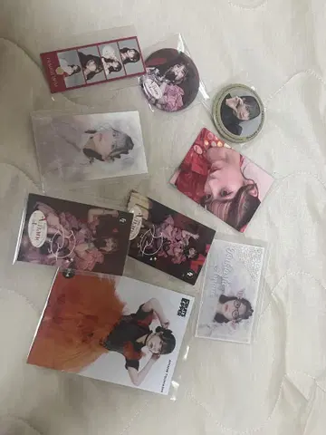 츠키아시 아마네 트레이딩 카드 캔뱃지 세트