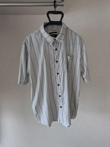 VERTICAL STRIPE' BLESS UP SS M 사이즈