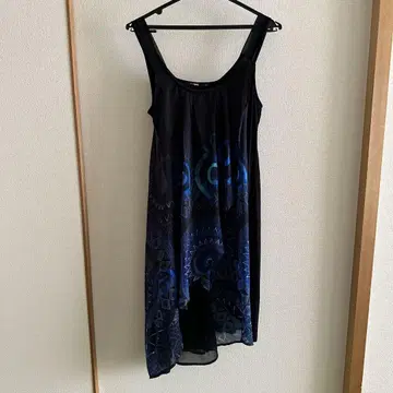 Desigual (데시구알) 슬리브리스 블라우스 / 원피스