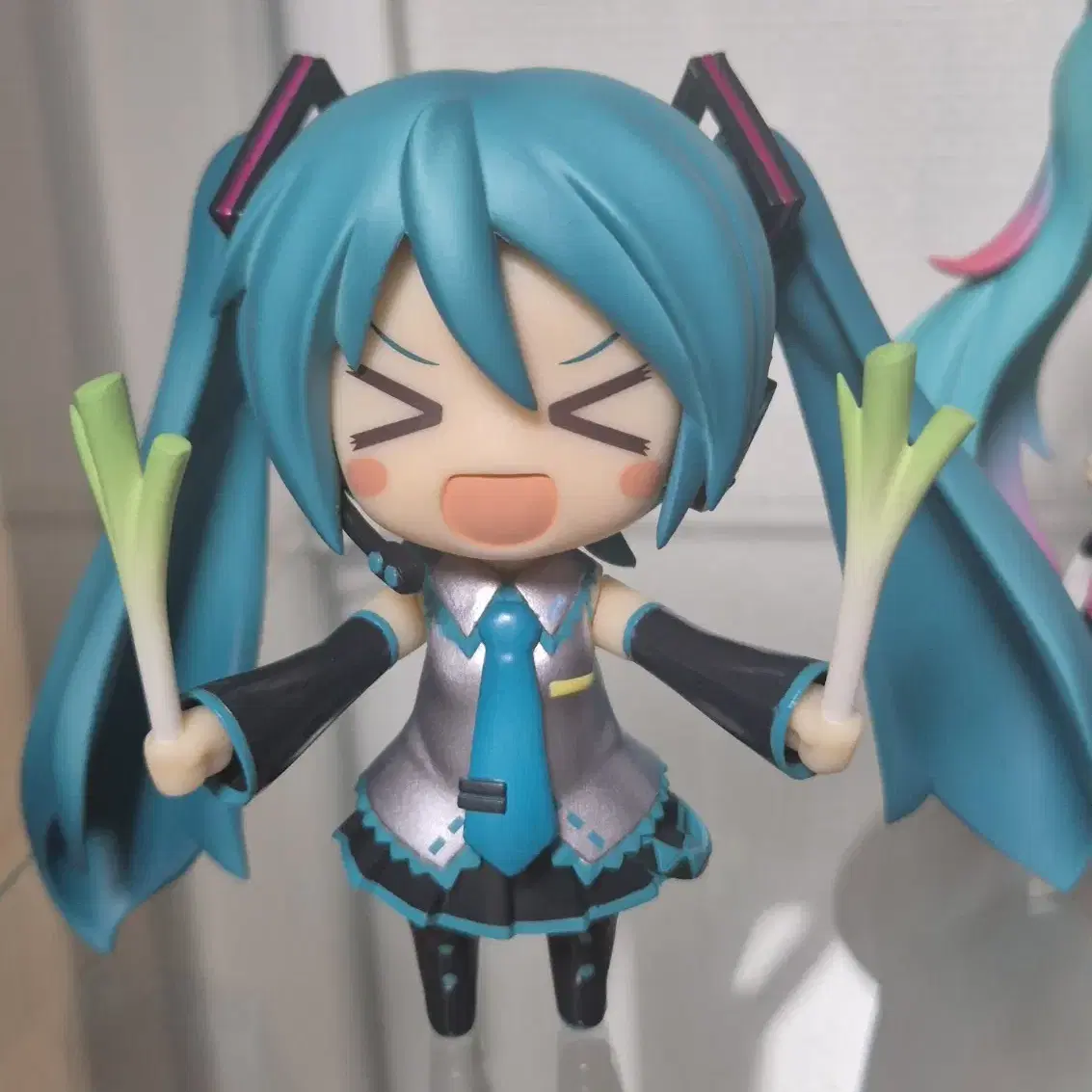 Hatsune Miku 2.0 フィギュア 300 s-l400.jpg