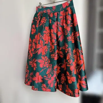 스트라스불고 꽃무늬 플레어 스커트 그린핑크