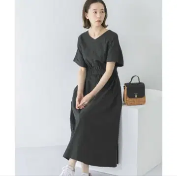어반 리서치 다크 그레이 V넥 반팔 롱 원피스