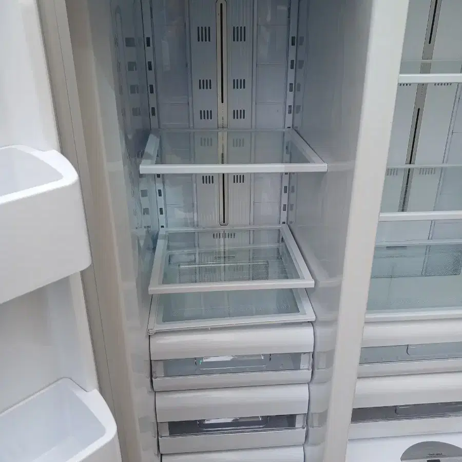 삼성 빌트인 냉장고 672 리터 20 년식