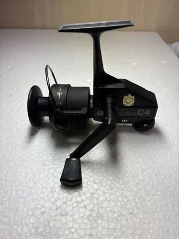 Abu Garcia Cardinal C4 스피닝 릴