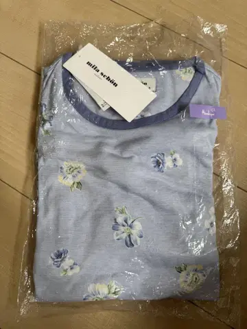 밀라 숀 꽃무늬 스카이블루 반팔 파자마