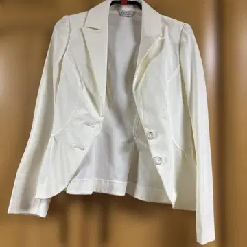 화이트 테일러드 자켓 9호
