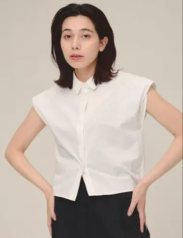 JEANASIS 지나시스 입체감이 매력적인 주역급 숏 셔츠