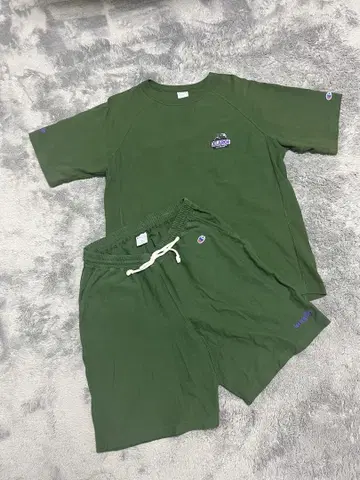 XLARGE x Champion 콜라보 반팔 티셔츠 & 하프 팬츠 셋업
