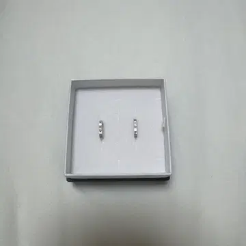 K10 화이트 골드 귀걸이