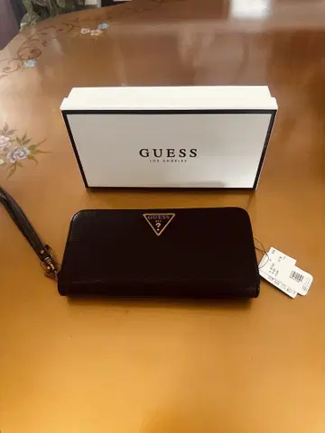 GUESS 블랙 프래그먼트 케이스