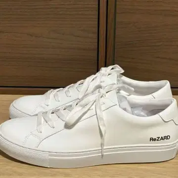 ReZARD 화이트 스니커즈 리자드