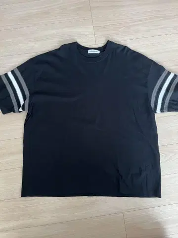 Jacquard Sleeve S/S Tee -Black-