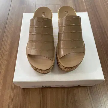 끌로에 베이지 컴포트 샌들