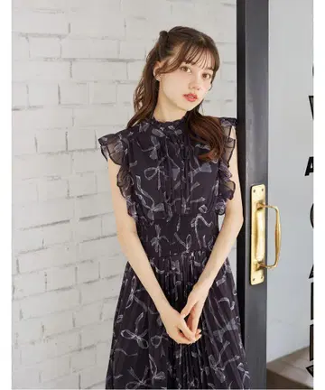 리본 & 프릴 장식 허리 셔링 리본 프린트 플리츠 원피스