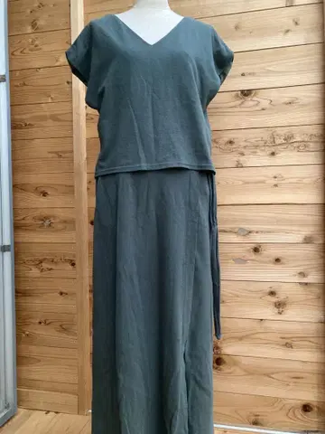 [ 새상품급 ] 슬리브리스 셋업 프리사이즈