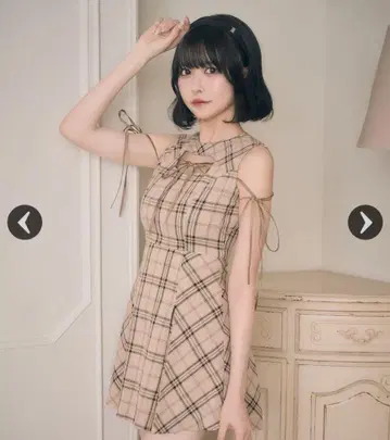 미셸 마카롱 프론트 오픈 체크 미니 원피스 베이지