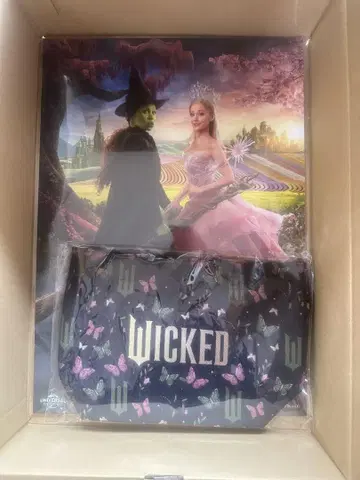 Wicked Amazon 포스터 특전